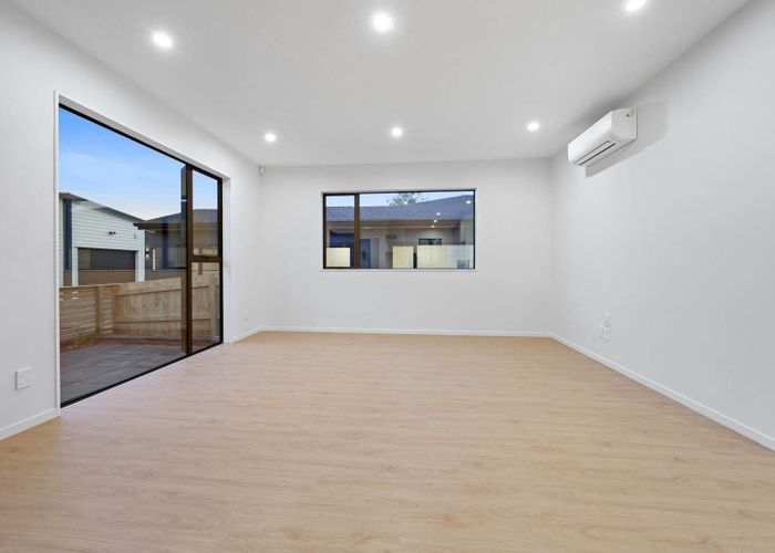  at Lot 2/25 Hutchinson Avenue, New Lynn, Waitakere City, Auckland