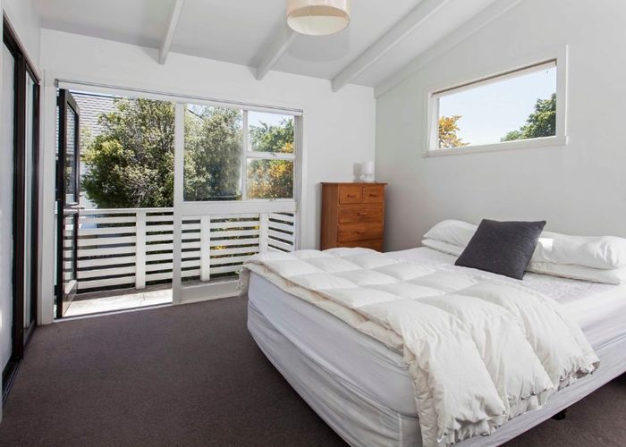  at 4/23 Holly Road, Merivale, Christchurch City, Canterbury