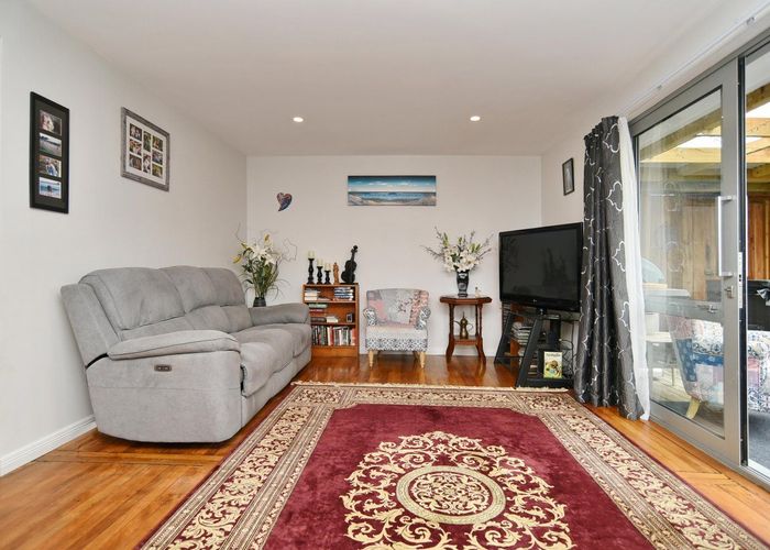  at 27 Kings Avenue, Waikuku Beach, Waikuku Beach