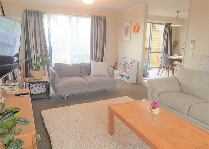  at 6 Doncaster Terrace, Ascot Park, Porirua, Wellington
