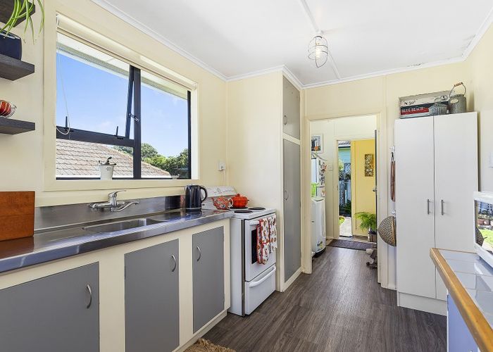  at 110 Main Road, Titahi Bay, Porirua