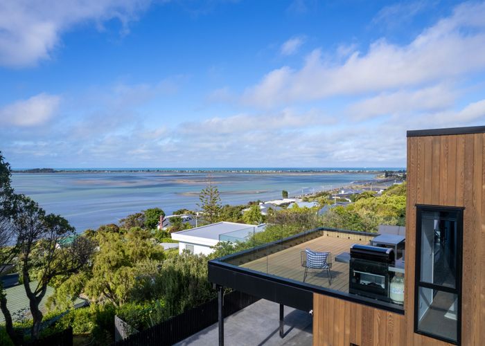  at 17 Rangatira Terrace, Mount Pleasant, Christchurch
