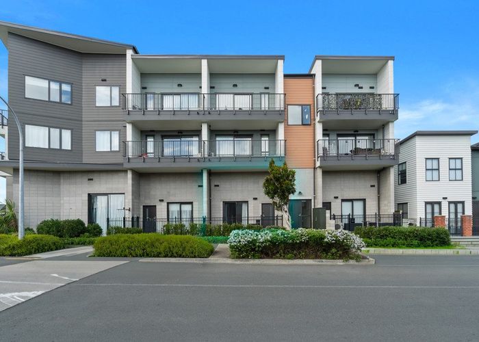  at 2/2 Mahalo Avenue, Wiri, Manukau City, Auckland