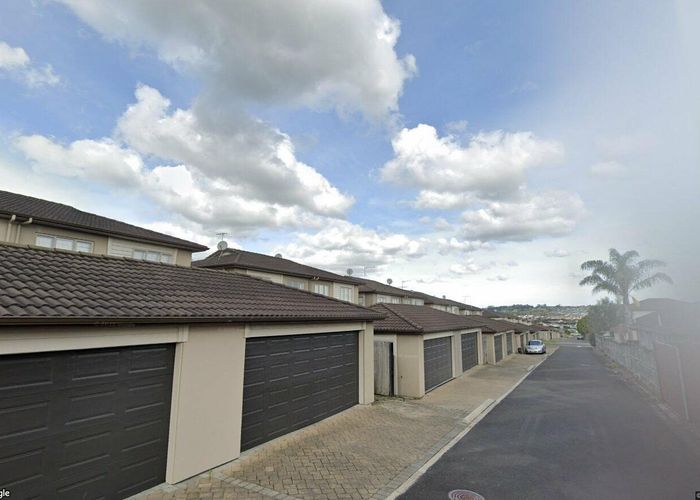  at 103 Baverstock Road, Flat Bush, Auckland
