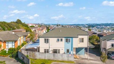  at 4/9 Sunnydale Place, Oteha, Auckland