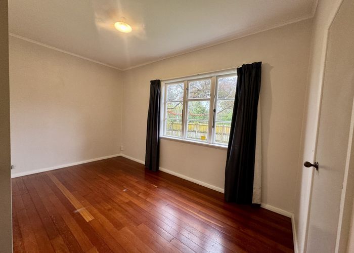  at 111 Cambridge Terrace, Fairfield, Lower Hutt