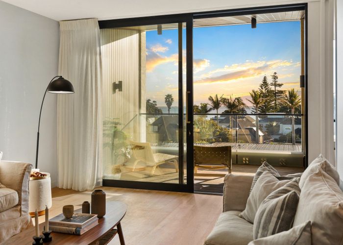  at 12/423 Beach Road, Mairangi Bay, North Shore City, Auckland