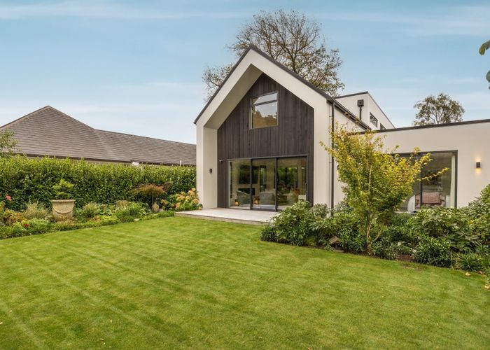  at 16B Daresbury Lane, Fendalton, Christchurch City, Canterbury