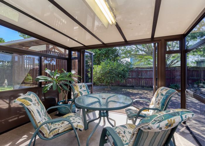 at 8 Oak Place, Whakatane