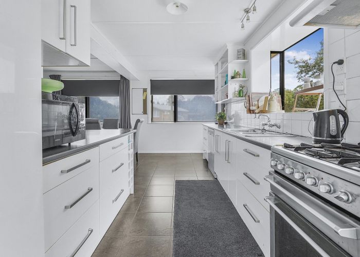  at 3 Breidis Place, Chartwell, Hamilton