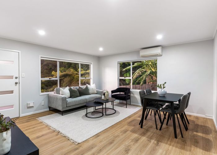  at 2/17 Emirau Place, Glenfield, North Shore City, Auckland
