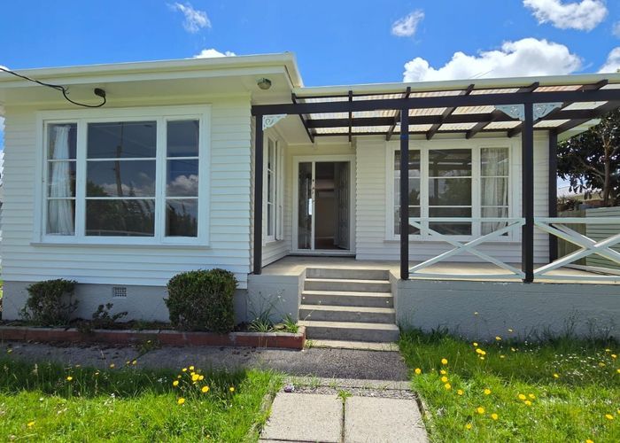  at 9 Sylvan crescent, Te Atatu South, Waitakere City, Auckland
