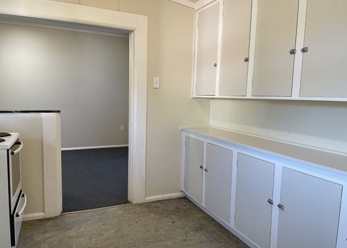 at 2/12 Worcester Street, West End, Palmerston North, Manawatu / Whanganui