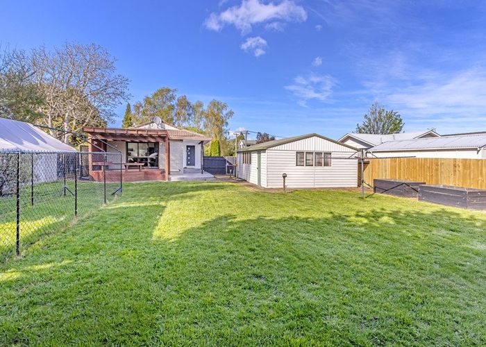  at 27 Momorangi Crescent, Redwood, Christchurch City, Canterbury