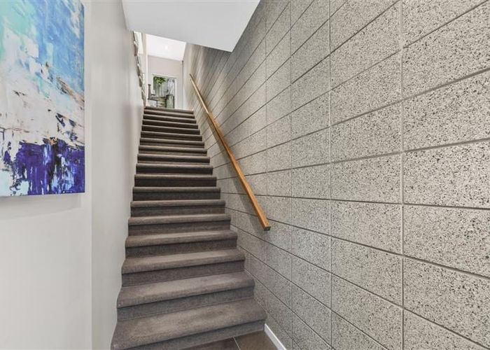  at 2/8 Wilk Lane, Browns Bay, Auckland