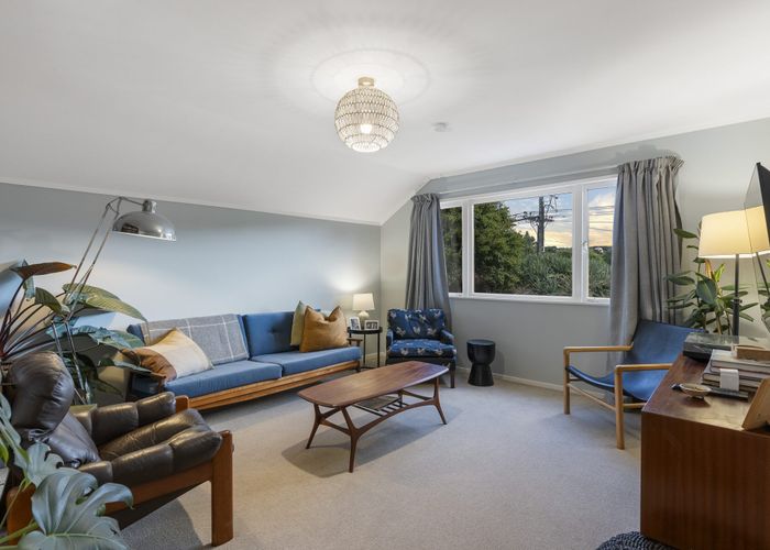  at 2/39 Hillcrest Avenue, Hillcrest, Auckland