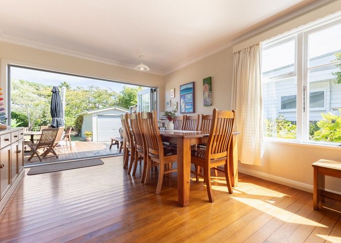  at 10 Vaucluse Avenue, Paraparaumu Beach, Paraparaumu