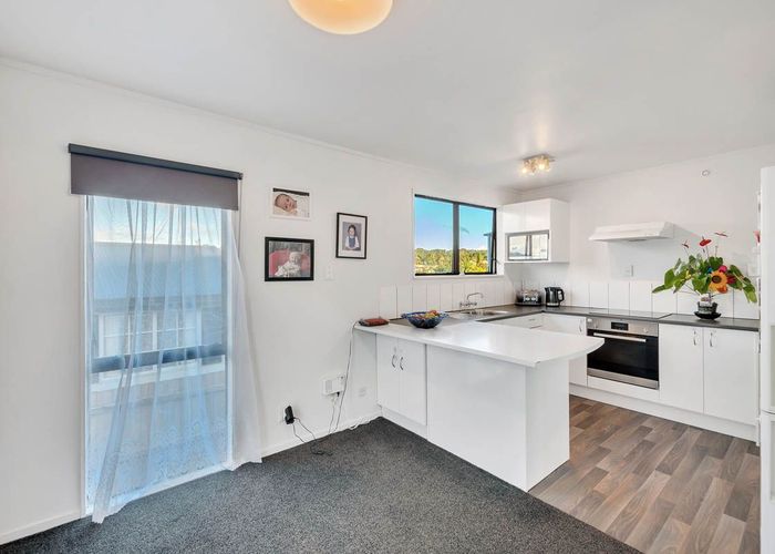  at 206 Solar Road, Glen Eden, Auckland