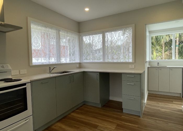  at 2/37 Evelyn Place, Hillcrest, Auckland