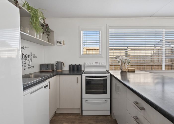  at 828B Papamoa Beach Road, Papamoa, Tauranga, Bay Of Plenty