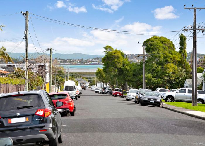  at 3 Corrella Road, Belmont, Auckland