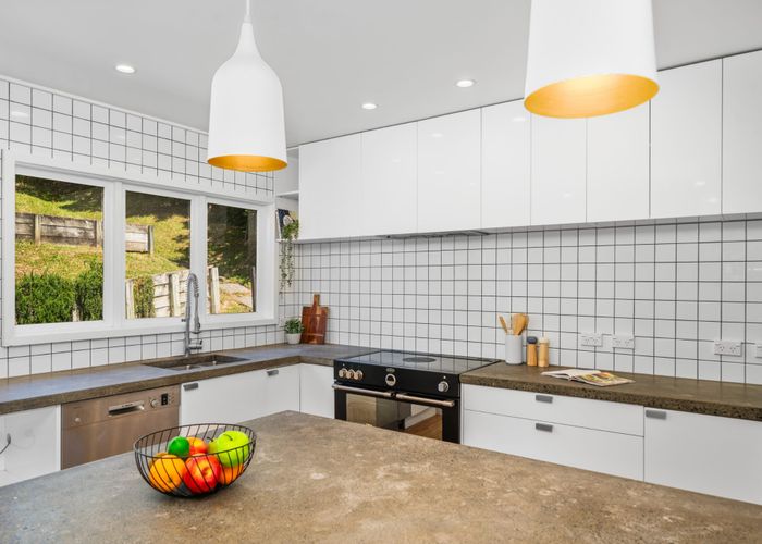  at 1 Wakely Road, Newlands, Wellington, Wellington