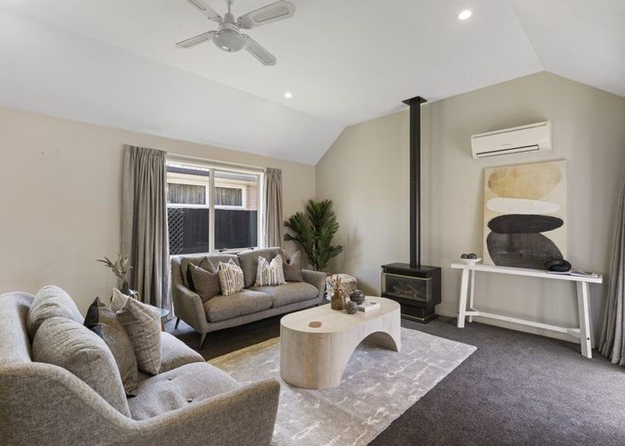  at 2 Delaware Crescent, Russley, Christchurch City, Canterbury