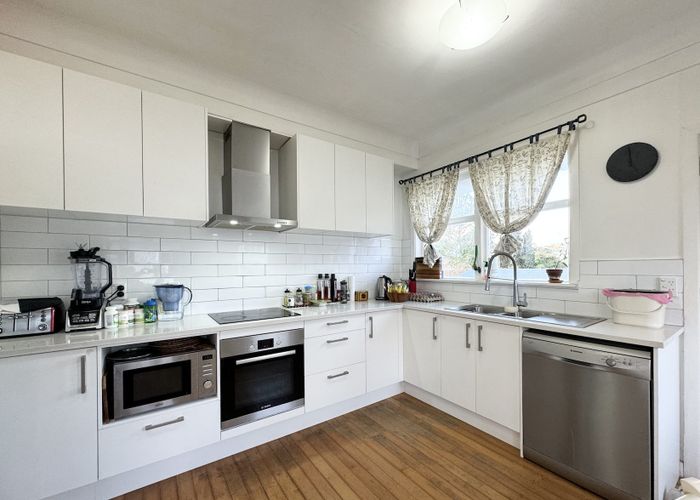  at 54 Seymour Road, Sunnyvale, Auckland