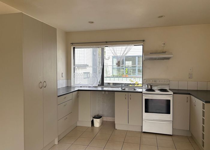  at 1/9 Woodall Place, Totara Vale, North Shore City, Auckland