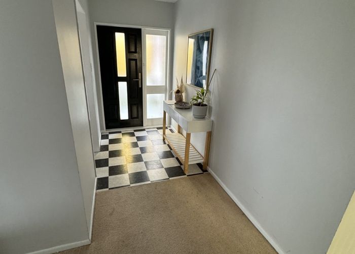  at 42 Edgecombe Street, Newlands, Wellington