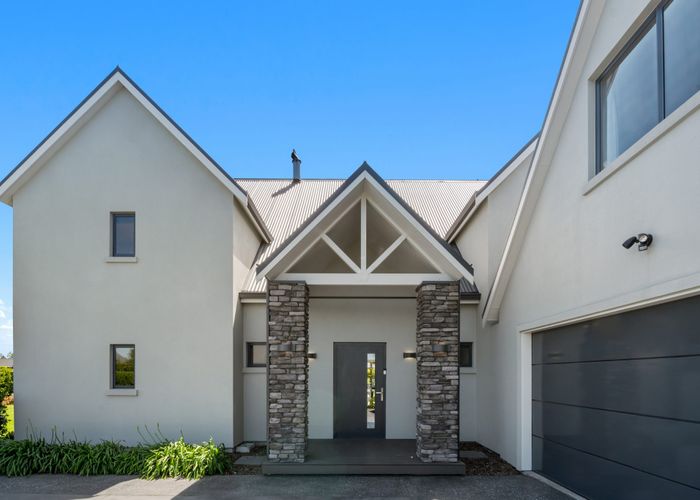  at 8 Riverstone Drive, Riverstone Terraces, Upper Hutt