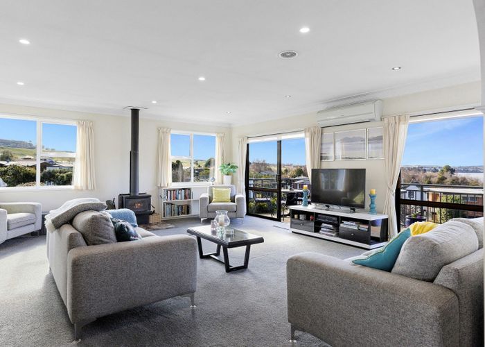  at 11 Earle Place, Acacia Bay, Taupo, Waikato