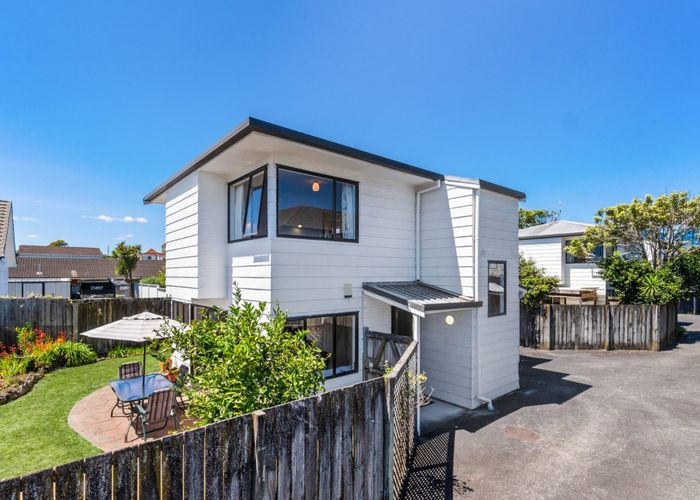  at 2/9 Gavin Street, Ellerslie, Auckland