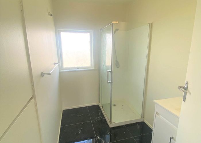  at 15 Church Street, Northcote Point, Auckland