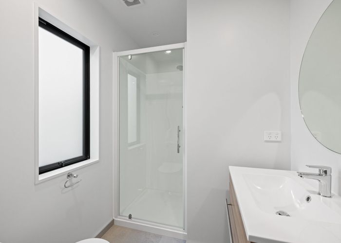  at 2/43 New Brighton Road, Shirley, Christchurch City, Canterbury