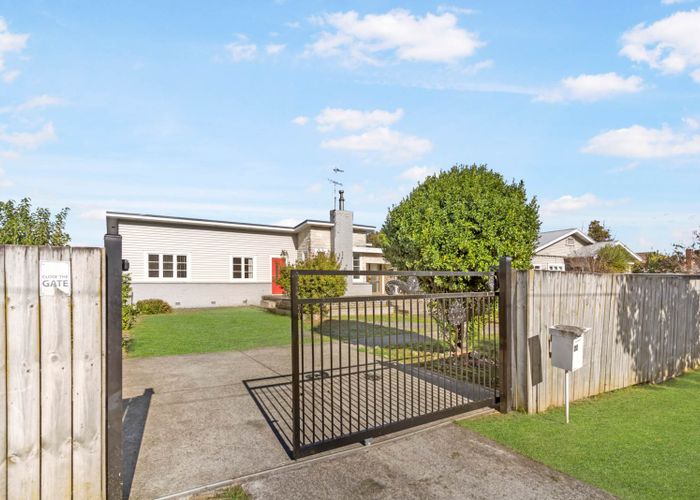  at 22 Vine Street, Mangere East, Auckland