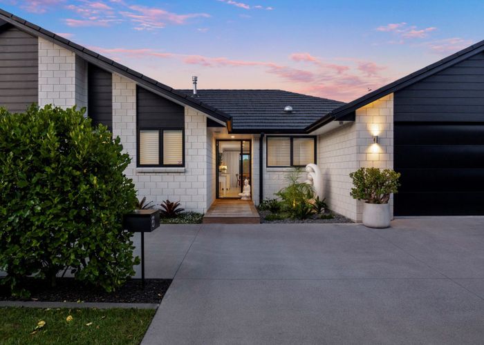  at 6 RABY LANE, Pyes Pa, Tauranga