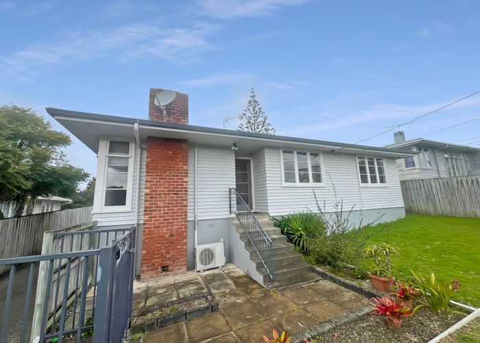  at 13 Westall Road, New Lynn, Waitakere City, Auckland