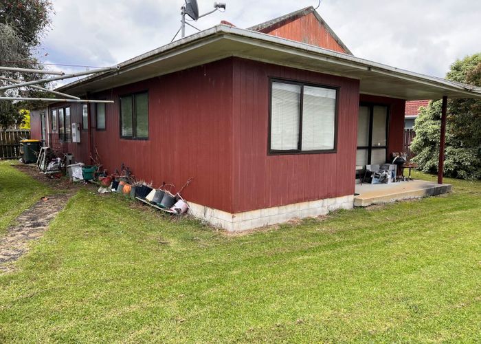  at 2/14 Sturges Road, Henderson, Auckland