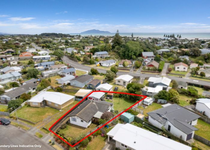  at 2 Colenso Place, Otaki Beach, Otaki