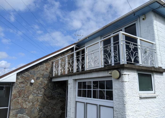  at 21 Lyndhurst Road, Te Atatu South, Waitakere City, Auckland