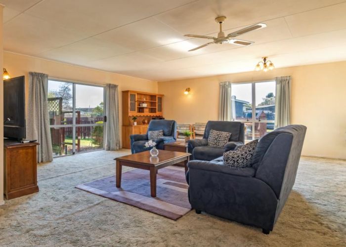  at 38 Acacia Street, Kelvin Grove, Palmerston North, Manawatu / Whanganui