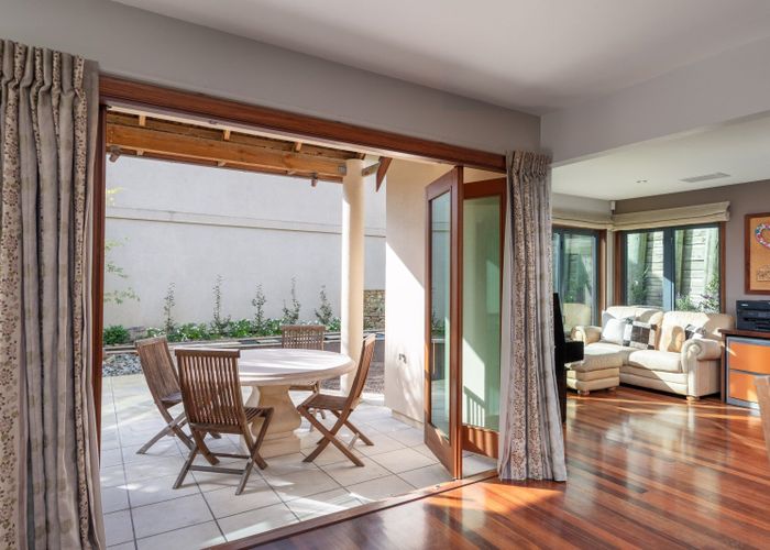  at 2/3 Gard Street, Silverstream, Upper Hutt, Wellington