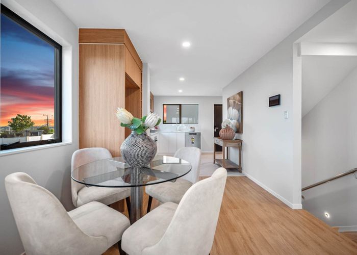  at 18/929-933 East Coast Road, Torbay, North Shore City, Auckland