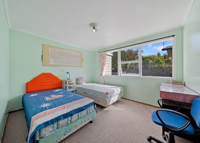  at 1/84 Sunnynook Road, Sunnynook, North Shore City, Auckland