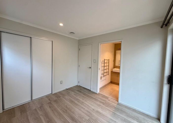  at 8 Hirimate Place, Flat Bush, Manukau City, Auckland
