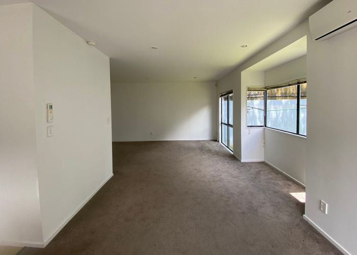  at 3 Sun Place, Henderson, Waitakere City, Auckland