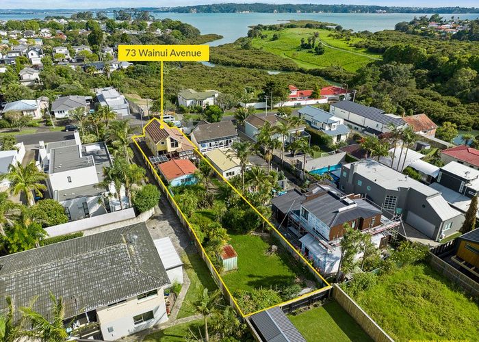  at 73 Wainui Avenue, Point Chevalier, Auckland