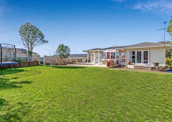  at 5 Windsor Place, Mairangi Bay, North Shore City, Auckland