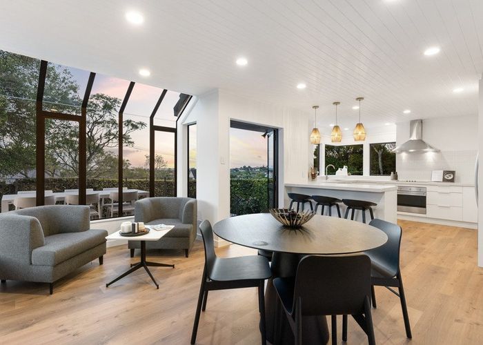  at 21 Rutherford Terrace, Meadowbank, Auckland